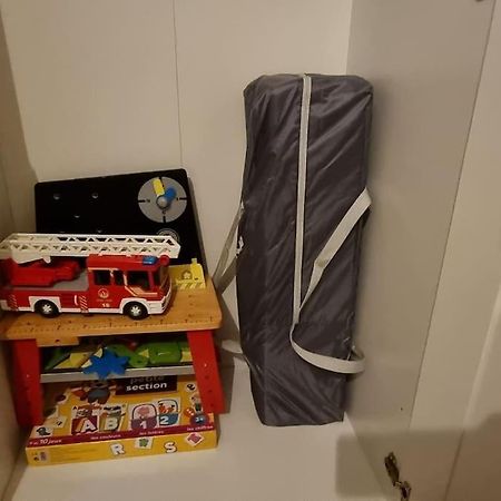 Appartement Climatise Entierement Renove En Hyper Centre! Le Retro Chic - Parking Gratuit - Linge Et Serviettes Inclus - La Roche-Chalais Extérieur photo