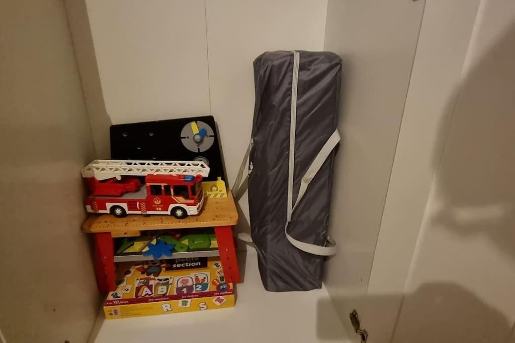 Appartement Climatise Entierement Renove En Hyper Centre! Le Retro Chic - Parking Gratuit - Linge Et Serviettes Inclus - La Roche-Chalais Extérieur photo